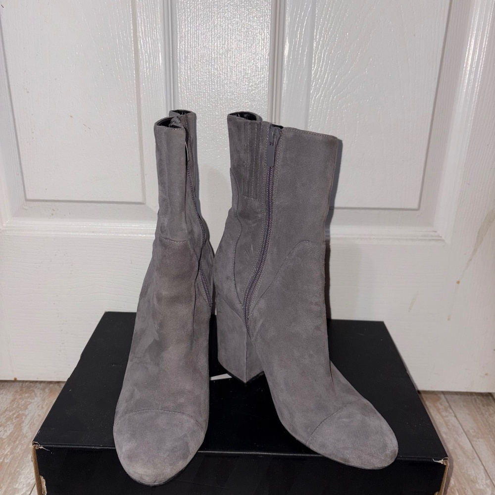 KENDALL & KYLIE ANKLE BOOTS